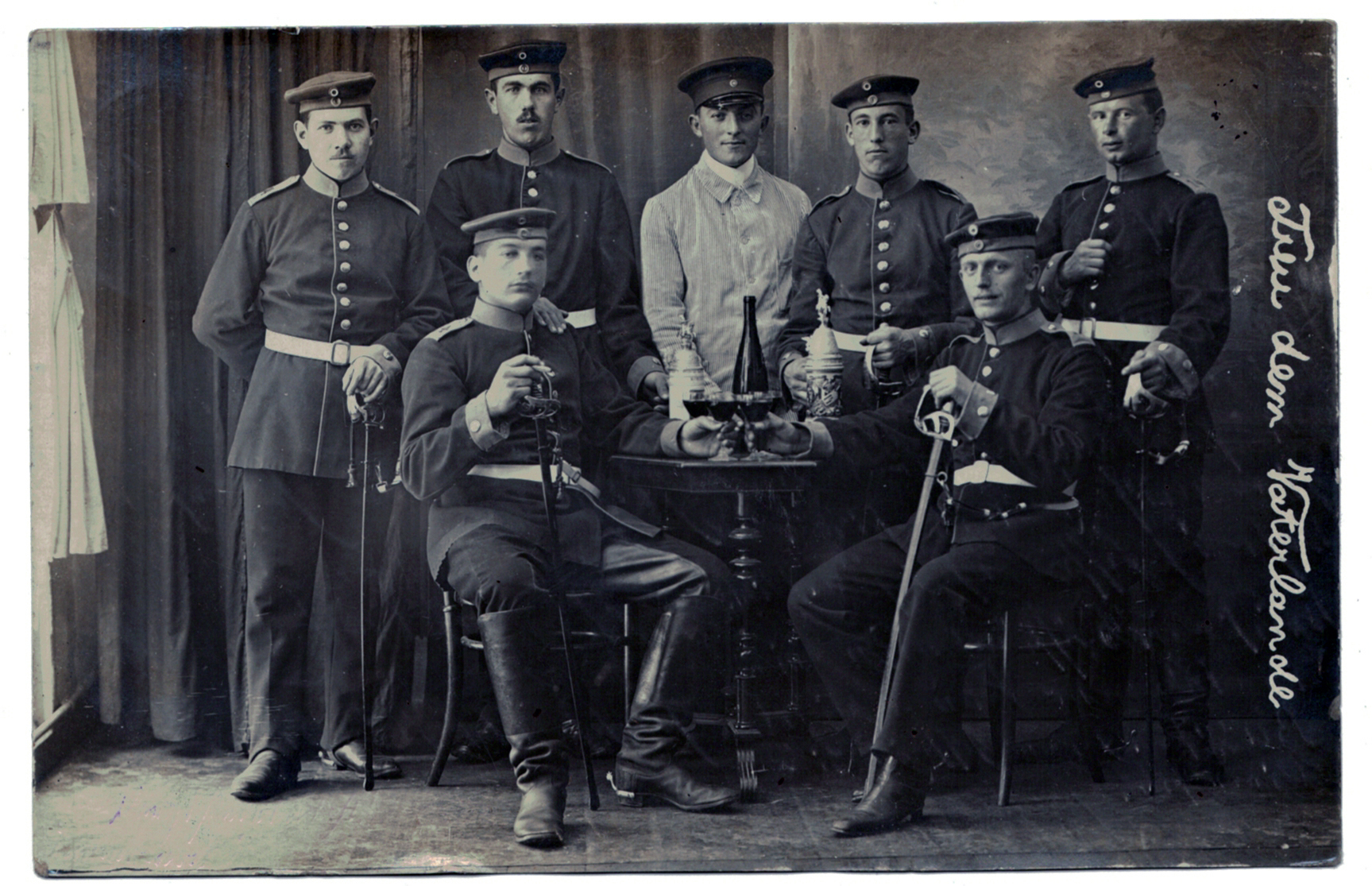 Carte photo Soldat Allemand scène caserne 1914/1918