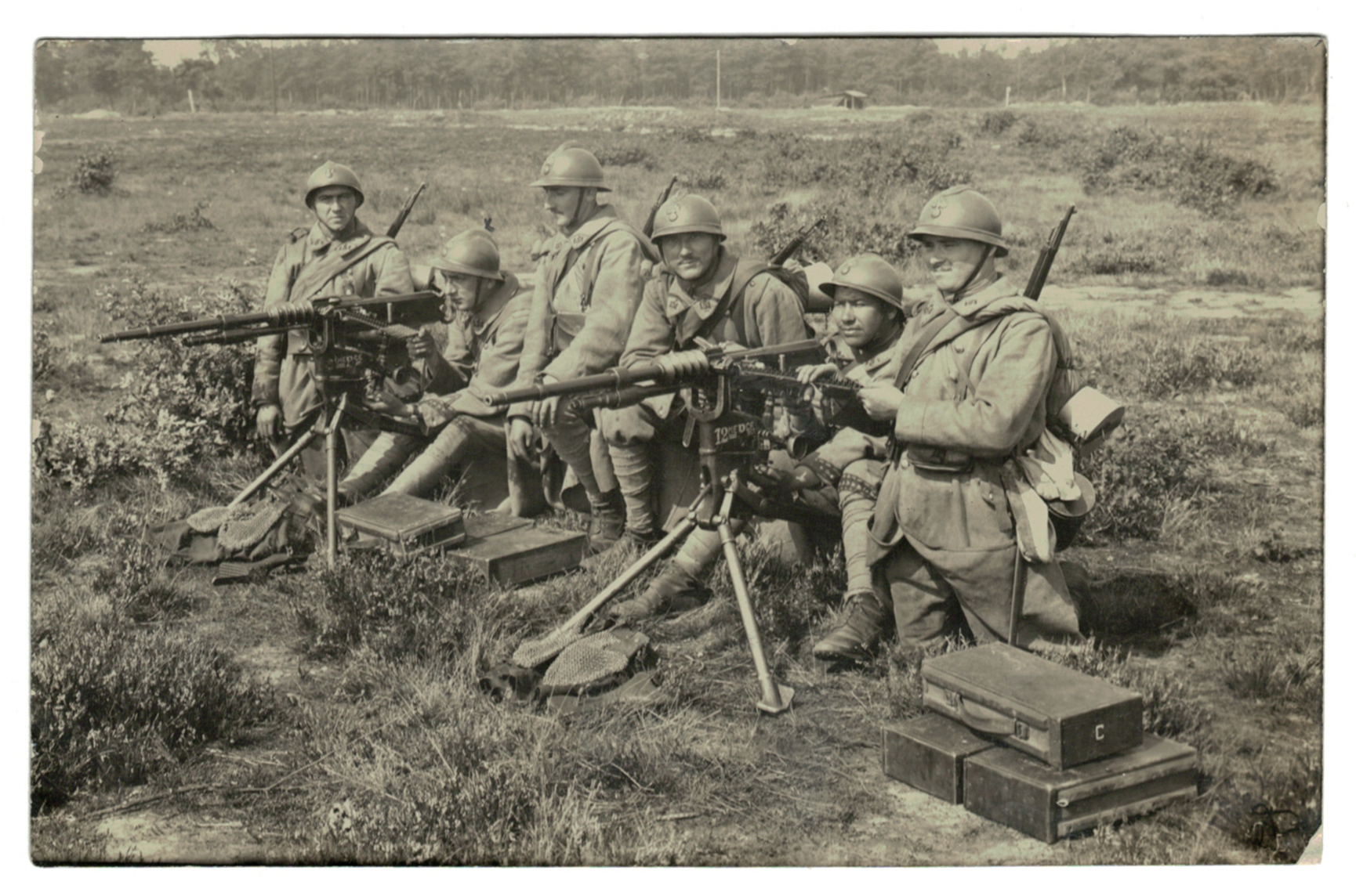 Carte photo Soldat Français mitrailleuse groupe mitrailleuse de 8 mm Hotchkiss modèle 1914