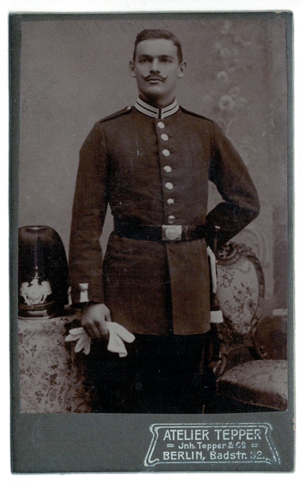 CDV Soldat Prussien 1895 - Berlin - Casque Garde