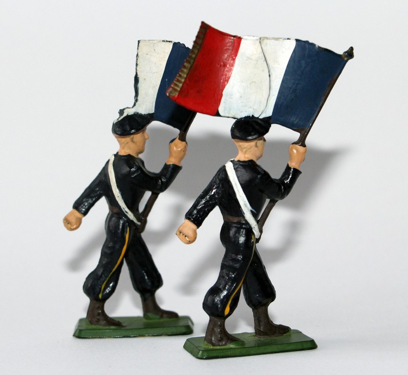 Figurines Starlux anciennes 2 Chasseurs à Pied Porte Drapeau