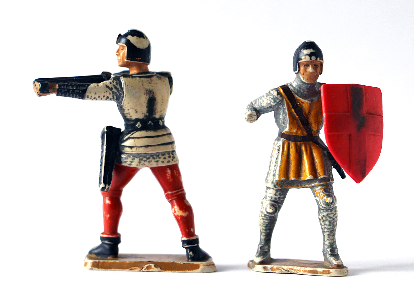 2 anciennes Figurines Starlux Chevalier Moyen Age