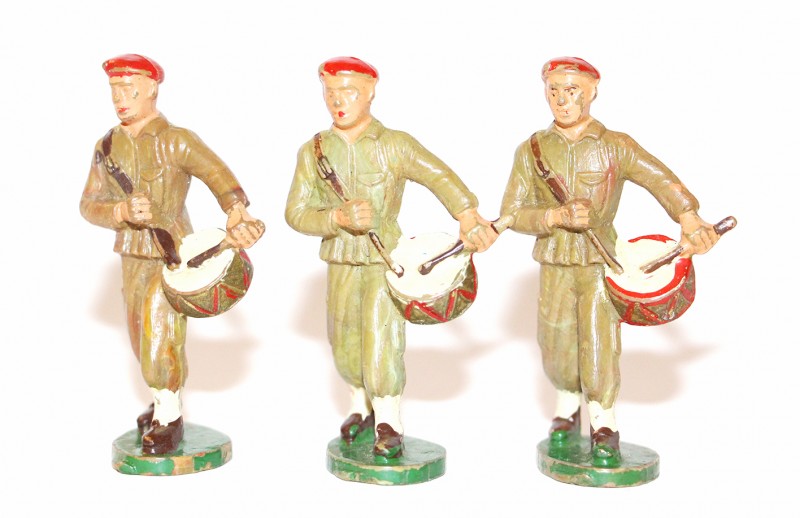 10 Figurines Starlux - Parachutistes - Défilé - Musique - France - Béret rouge