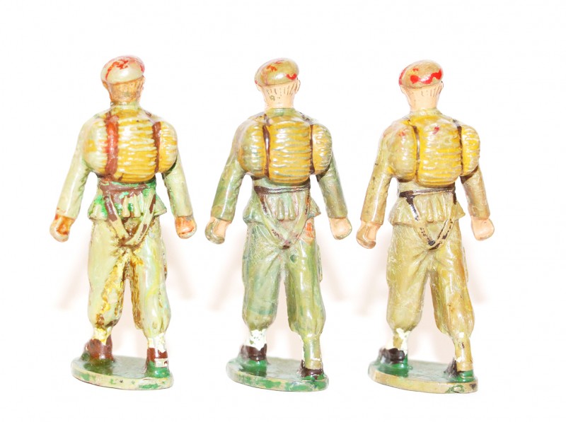 10 Figurines Starlux - Parachutistes - Défilé - Musique - France - Béret rouge