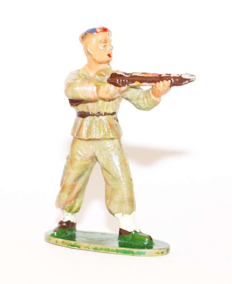 10 Figurines Starlux - Parachutistes - Défilé - Musique - France - Béret rouge