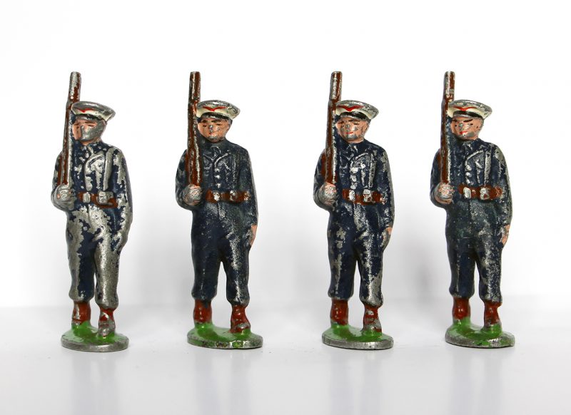 7 Anciennes Figurines Quiralu année 50/60 - Aviation Française - Défilé Guerre