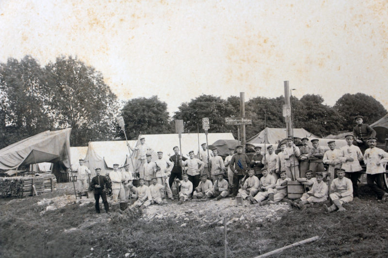 Grande Photo Soldat Allemand Infanterie - Service en campagne - Campement - Boulangerie - XX siècle