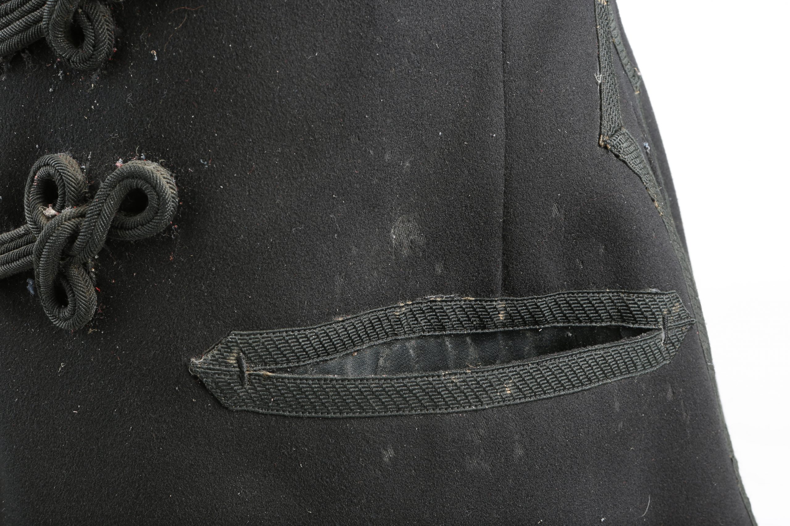 Tenue3emeRep-det24
