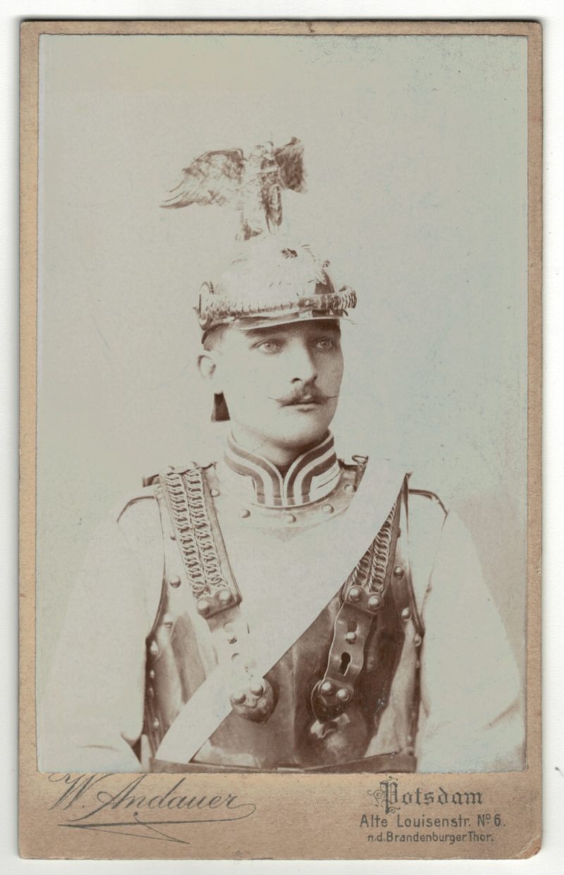 CDV Soldat Allemand / Alsacien - Armée Cavalerie - Grande tenue - Casque à pointe - aigle - Garde du Corps - Sabre 1898