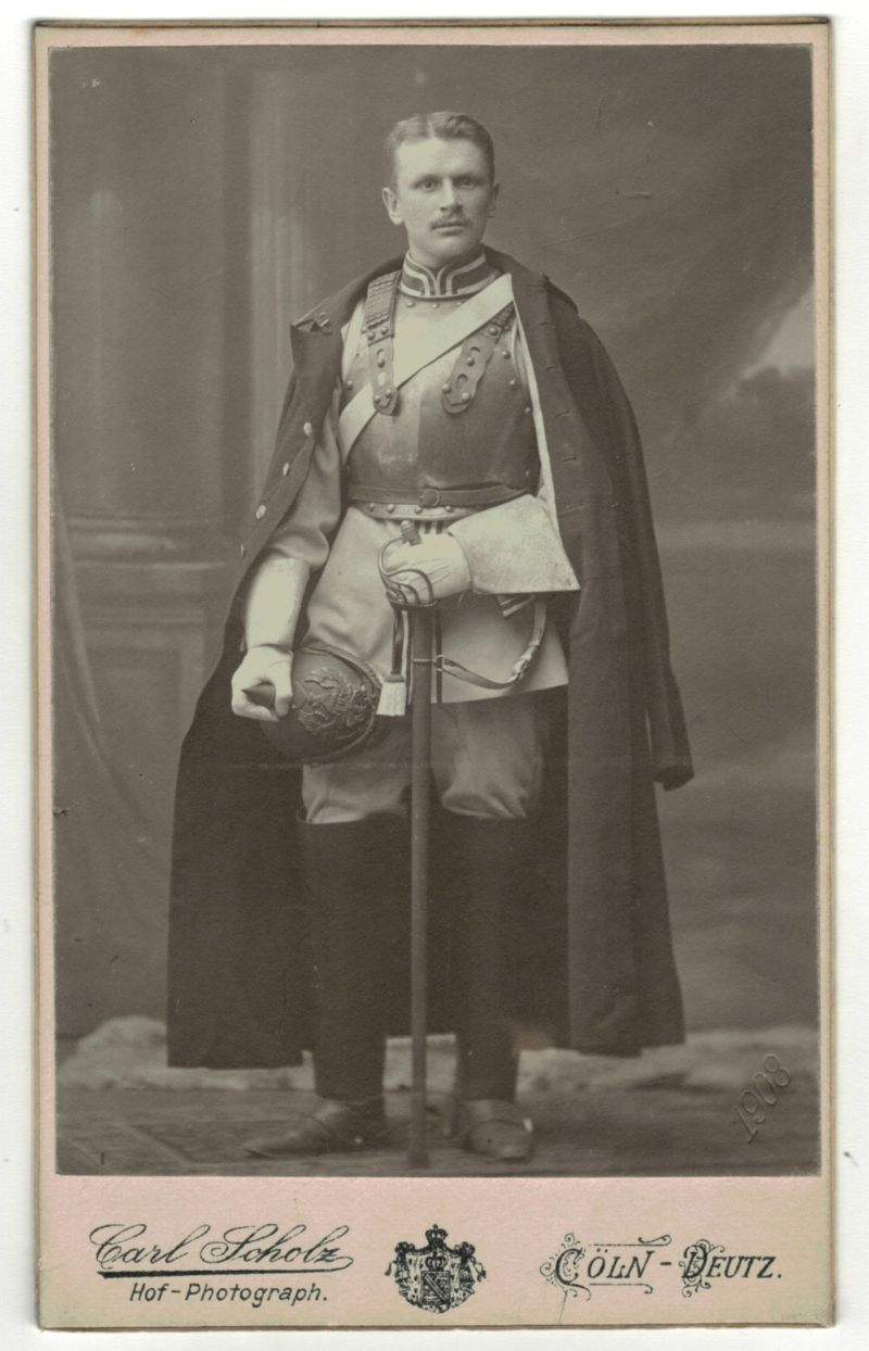 CDV Soldat Allemand / Alsacien - Armée Cavalerie - Grande tenue - Casque a pointe - Cuirassier - Sabre 1898