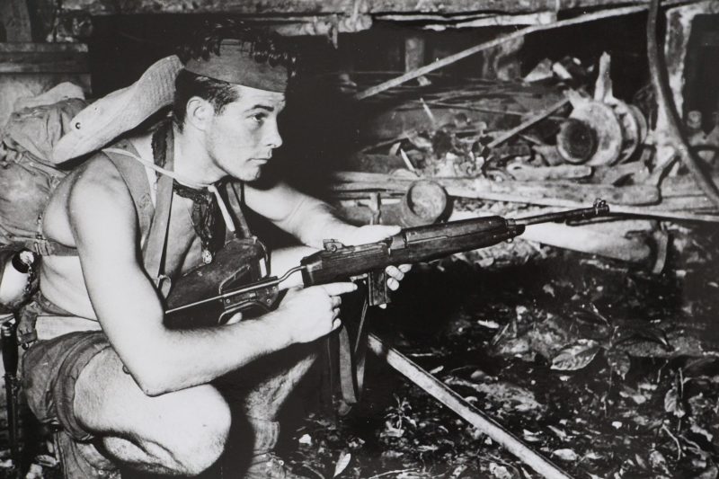 Belle série de Photos papier originale - Photo de presse - Guerre Indochine - Action - Opération - Bataille de Diên Biên Phu - Parachutiste