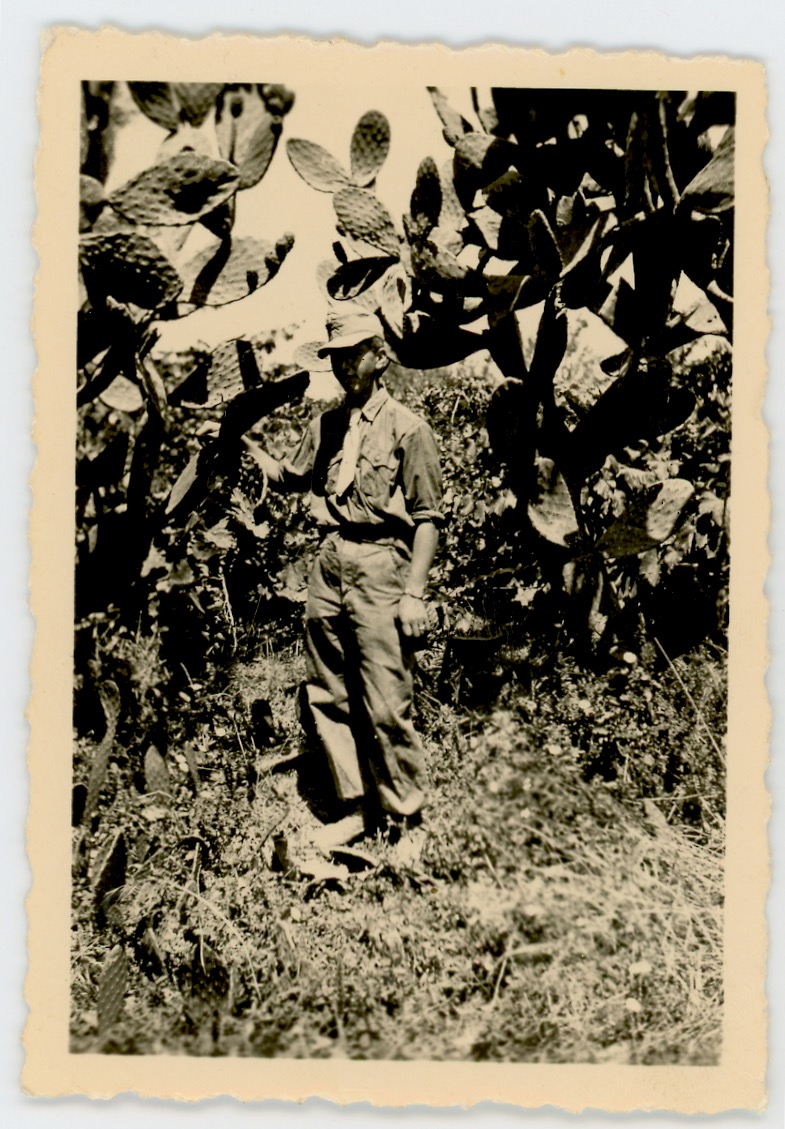 1 Snapshot photo Soldat Allemand - Front Afrique 1943 - Deutsches Afrikakorps - Uniforme - Afrique - Werhmarcht