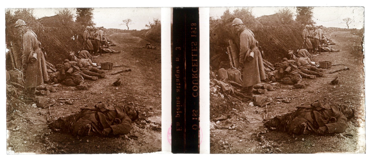 Photo Plaque Stéréo - Guerre 14/18 - Conflit - Tranchée - Vue Stéréoscopique - Poilu - Uniforme - Document actualité - 013