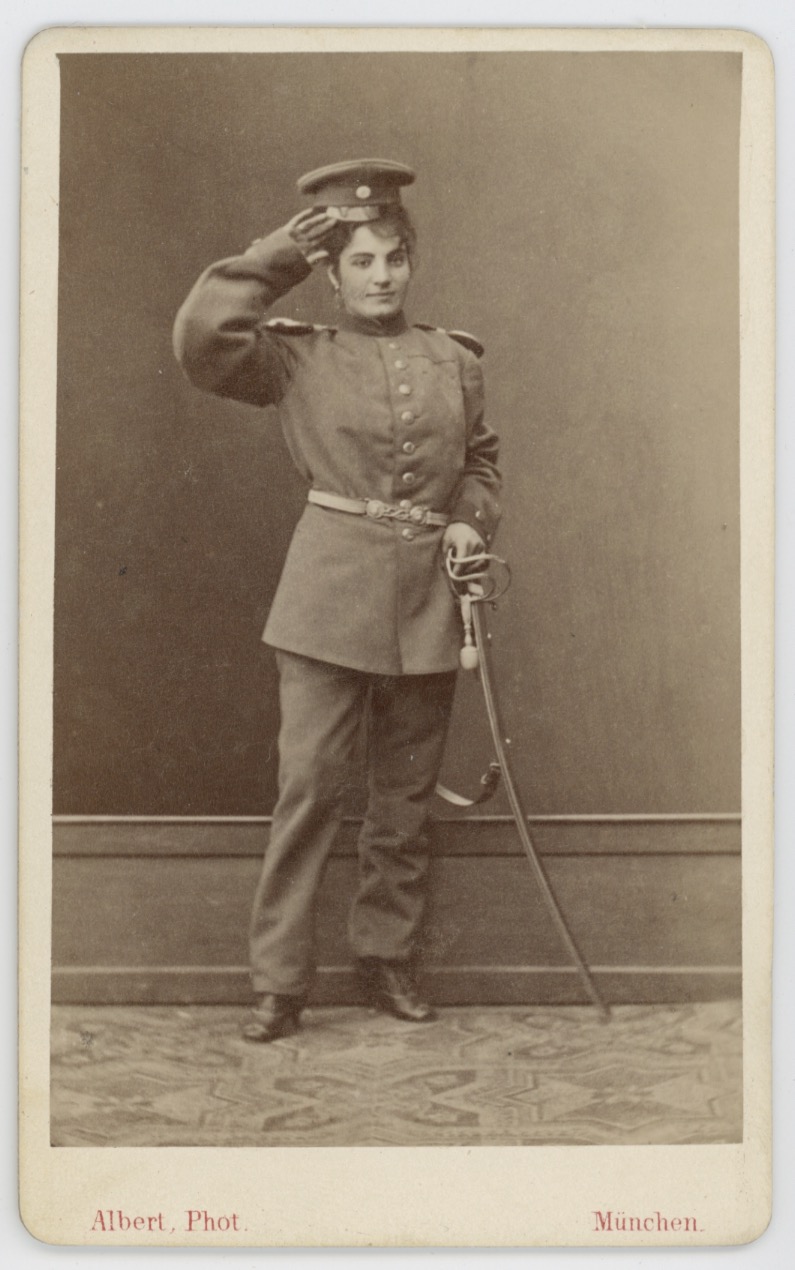 CDV - Ancienne Photographie - Bavière - München - Uniforme - Travestie - Femme en uniforme - Infanterie