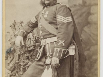 CDV - Highlander - Scotts - Ancienne Photographie - Portrait - Victoria - Uniforme - Médaille - Ecosse - Edimbourg - Kilt