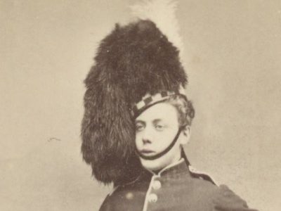 CDV - Highlander - Scotts - Ancienne Photographie - Portrait - Victoria - Uniforme - Médaille - Ecosse - Perth - Kilt