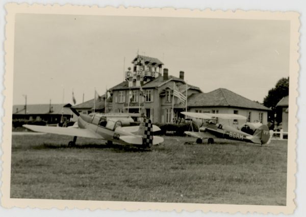 44 snapshot - French Air Show 1952 by an Aircraft Lover's. - Aviation - Air Show - Meeting Aérien 1956 - Alsace Entzheim