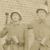 Carte photo - Soldats Allemands - Stahlhelm - photographie Guerre 14/18 - Front - Masque à Gaz