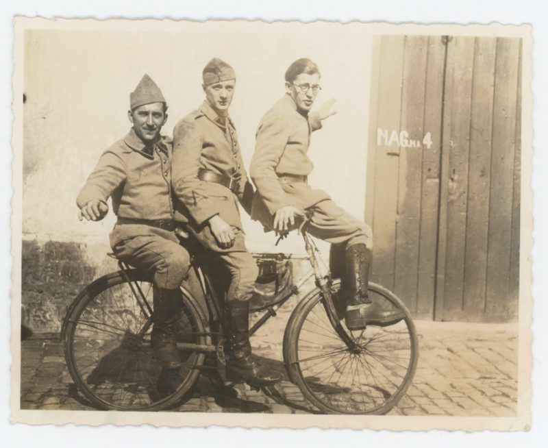 Snapshot - Photo papier originale - Service Militaire - Uniforme - France - Famille - 1933 -