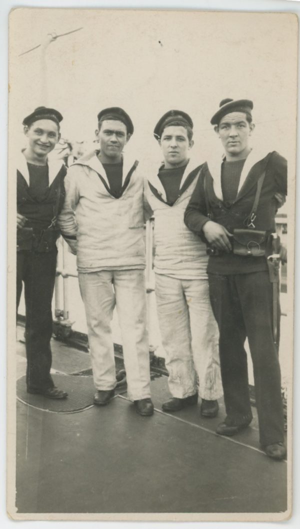 Lot de 31 photo Snapshots - Photo papier originale - Marine Française - Uniforme Matelot - France - Famille - Toulon - Oran - Service militaire