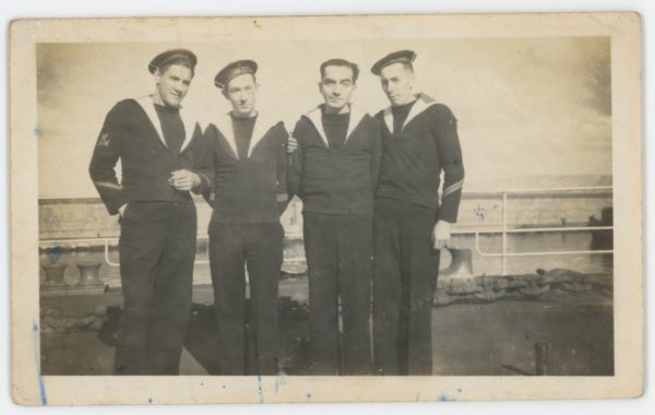 Lot de 31 photo Snapshots - Photo papier originale - Marine Française - Uniforme Matelot - France - Famille - Toulon - Oran - Service militaire