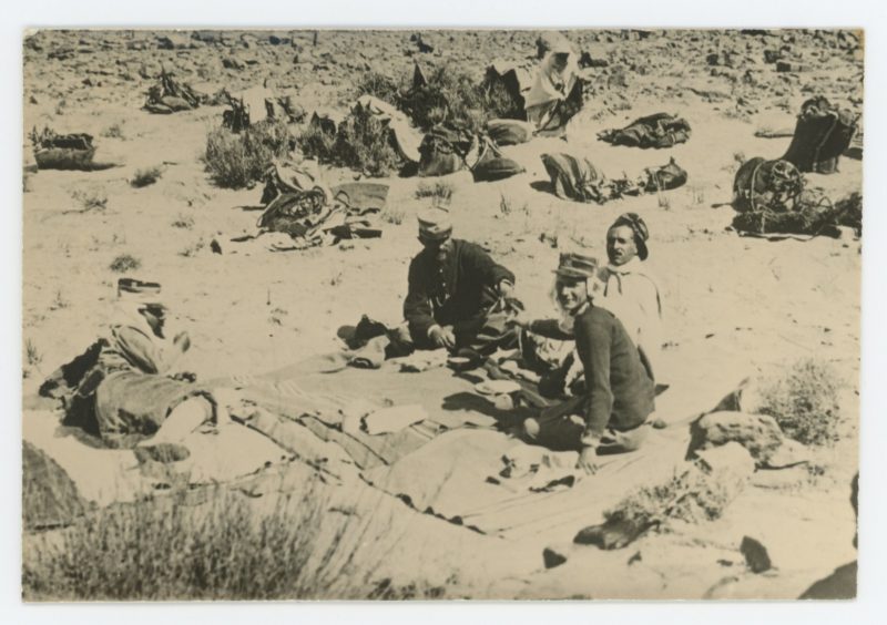 Snapshot - Photo papier originale - Halte Méhariste 1911 - Uniforme - France - Famille - Sahara - Patrouille