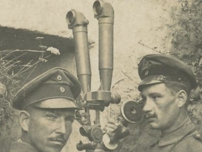 Carte Ancienne Photographie - Guerre 14/18 - Armée Allemande - Infanterie - Prusse / Alsaciens - Conscription - Casque à Pointe - Artillerie - Observation