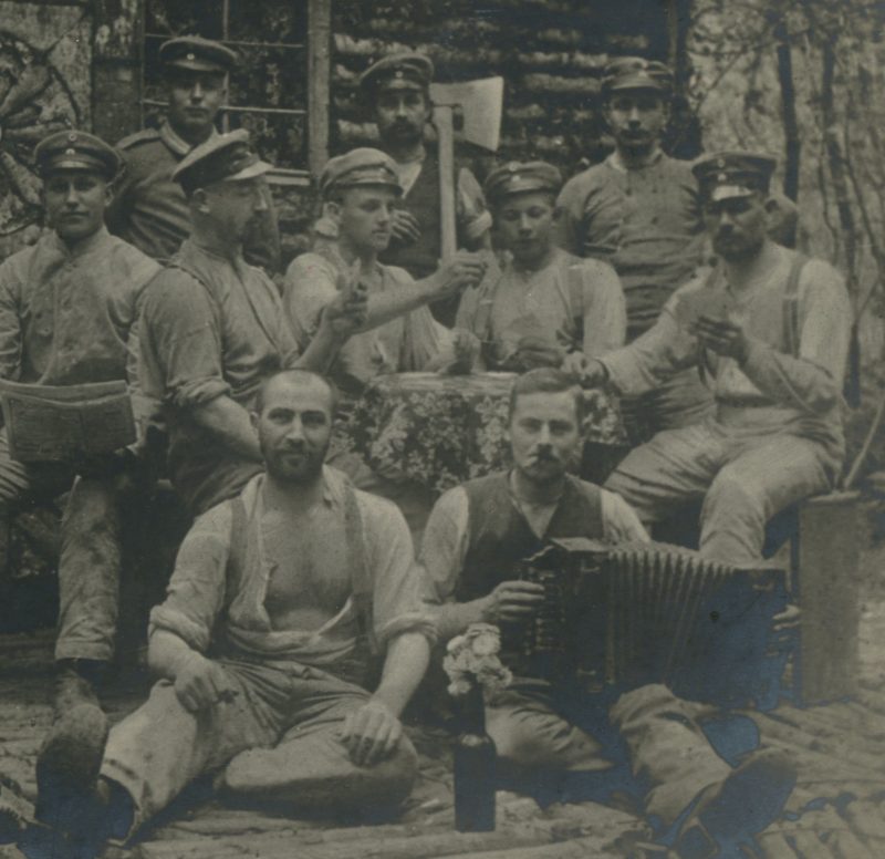 Ancienne Photographie - Guerre 14/18 - Armée Allemande - Infanterie Garde - Prusse / Alsaciens - Front Vosges - Chalet - Jeu de cartes