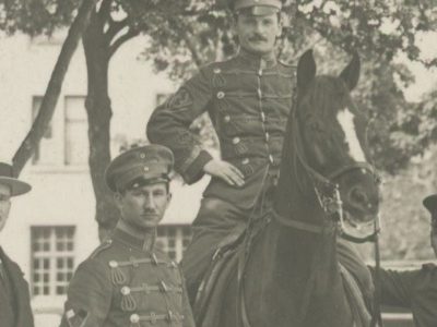 Carte Ancienne Photographie - Guerre 14/18 - Armée Allemande - Hussards - Alsaciens - Conscription - Prusse Campagne 1914/1918 - Croix de Guerre