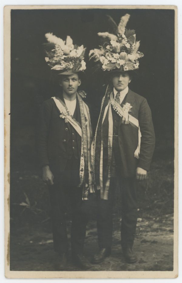 1 Carte Photo papier originale - Conscription Classe - Conscrit militaire - Soldat - drapeau - Tirage au sort - Alsacien/Lorrain - Folklore