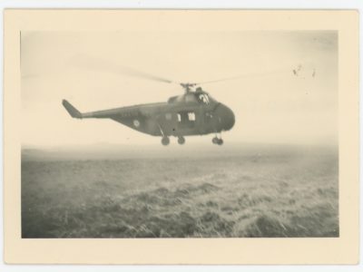 2 Snapshots - Photo papier originale - Guerre Algérie - Uniforme - France - Hélicoptère Patrouille