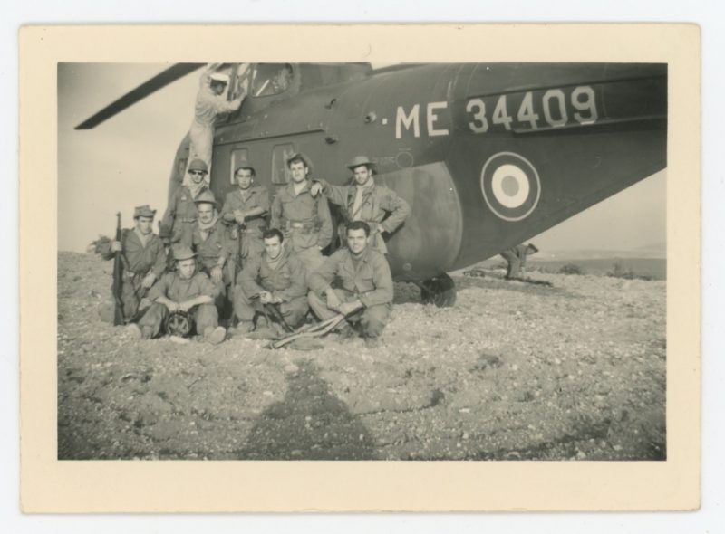 2 Snapshots - Photo papier originale - Guerre Algérie - Uniforme - France - Hélicoptère Patrouille