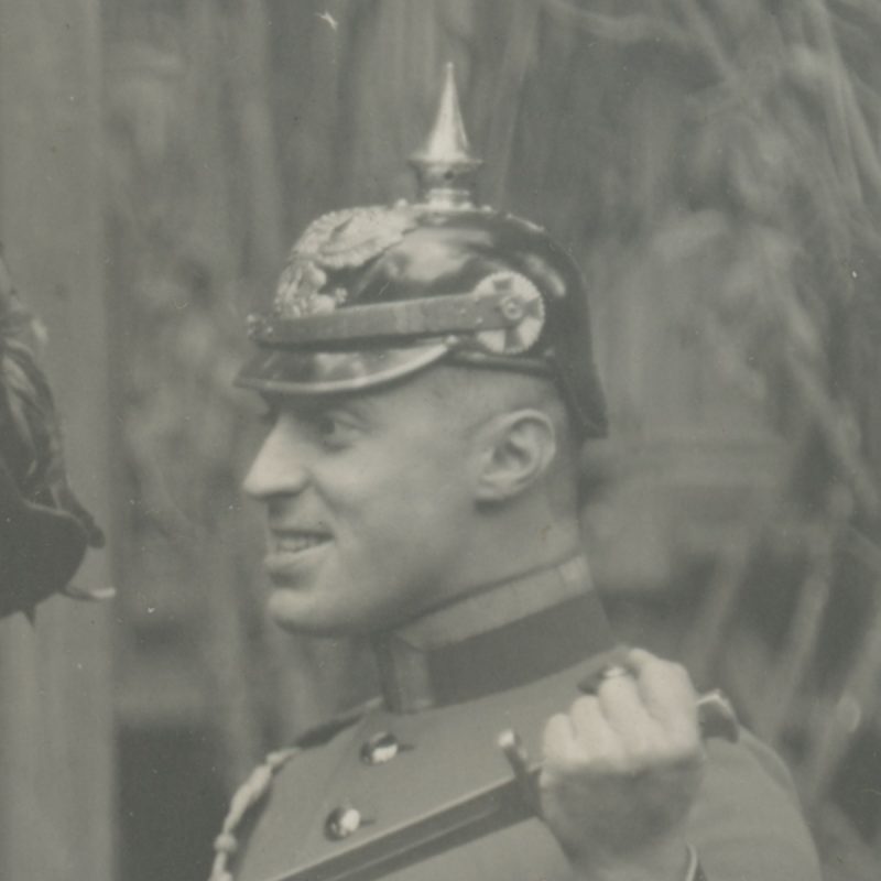 Belle Série Ancienne 4 Photographies - Guerre 1905 - 14/18 - Armée Allemande - Vie de Famille - Casque à Pointe - Jeu - Uniforme - Service Militaire