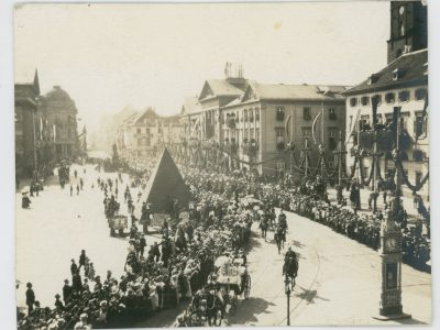 Belle Série Ancienne 9 Photographies - Guerre 1905 - 14/18 - Armée Allemande - Défilé Militaire - Casque à Pointe - Jeu - Uniforme - Karlsruhe - Kaiser