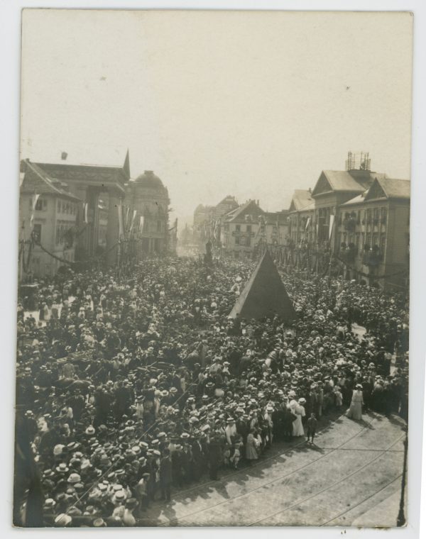 Belle Série Ancienne 9 Photographies - Guerre 1905 - 14/18 - Armée Allemande - Défilé Militaire - Casque à Pointe - Jeu - Uniforme - Karlsruhe - Kaiser