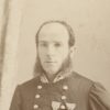 Grande CDV - Officier de la Marine - Soldat - Français - Sous-commissaire (assimilé au lieutenant de vaisseau, 3 galons) à la fin du 19e siècle - 1889 - Uniforme de la Marine Française - Photographe Allan Hughan Nouméa