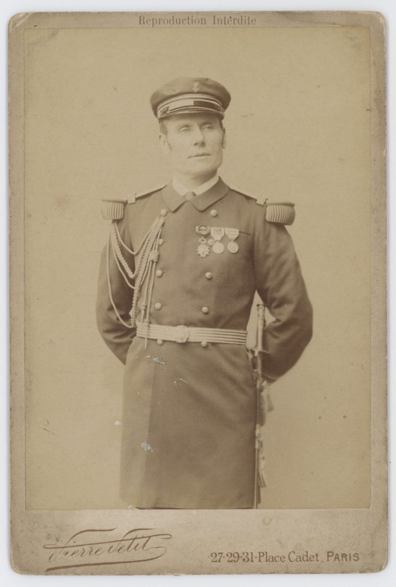 Grande CDV - Officier de la Marine - Soldat - Français - Capitaine de vaisseau ou de frégate à la fin du 19e siècle - 1889 - Uniforme de la Marine Française - Photographe Pierre Petit / Paris 