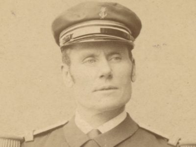 Grande CDV - Officier de la Marine - Soldat - Français - Capitaine de vaisseau ou de frégate à la fin du 19e siècle - 1889 - Uniforme de la Marine Française - Photographe Pierre Petit / Paris 