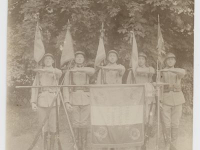 2 Anciennes Photographies - Post Guerre 14/18 - Armée Française - Garde du Drapeau - 8ème Régiment du Génie.