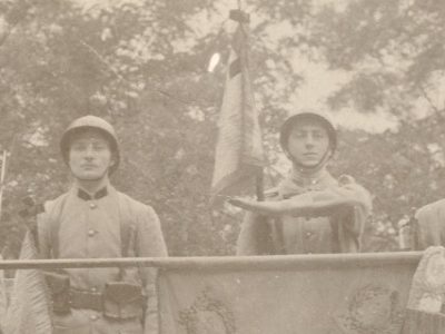 2 Anciennes Photographies - Post Guerre 14/18 - Armée Française - Garde du Drapeau - 8ème Régiment du Génie.