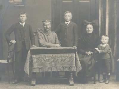 Belle Ancienne Photographie - Guerre 14/18 - Armée Allemande - Infanterie - Alsaciens - Famille - Militaire