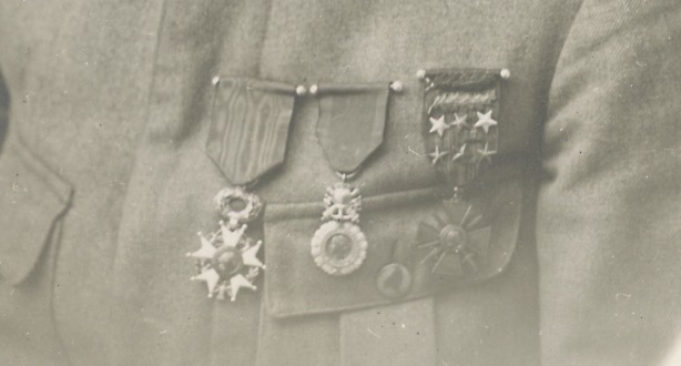 Carte Ancienne Photographie - Brave Poilu - Décoration Guerre14/18 - Portrait - Médailles - Croix de Guerre - Légion d'honneur - Uniforme