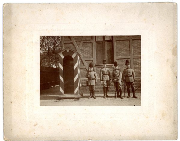 Belle Ancienne Photographie - Guerre 14/18 - Armée Allemande - Détachement de Mitrailleuse - Militaire - Uniforme