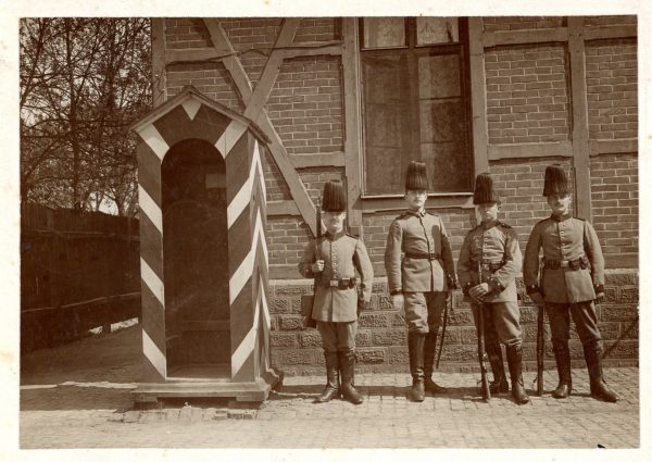 Belle Ancienne Photographie - Guerre 14/18 - Armée Allemande - Détachement de Mitrailleuse - Militaire - Uniforme