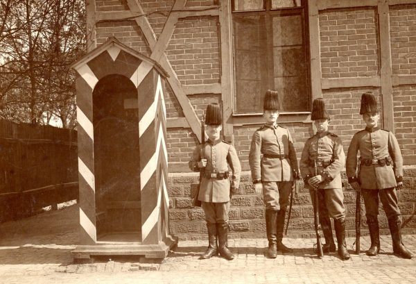 Belle Ancienne Photographie - Guerre 14/18 - Armée Allemande - Détachement de Mitrailleuse - Militaire - Uniforme