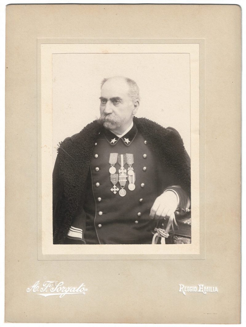 Belle Ancienne Photographie - Militaire Italien - Officier décoré - Hubert Veyant - Reggio Emilia - Italie - Armée Médailles