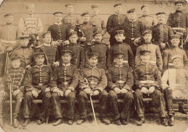 Belle Ancienne Photographie - Groupe Militaire Allemand Prussien - 1880 - Uniforme - Service Militaire - Cuirassier - Hussard - Uhlan - Chasseur - Casque à pointe