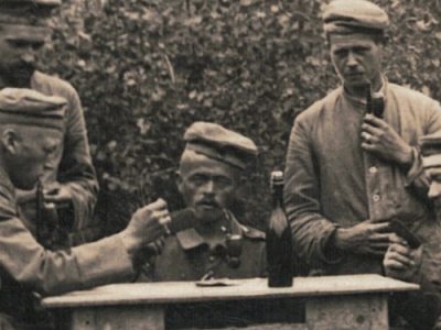 Photo Carte Postale Guerre 14/18 Soldat Alsacien Armée Allemande Classe 1914 -105 régiment Saxon - Prusse - Tranchée