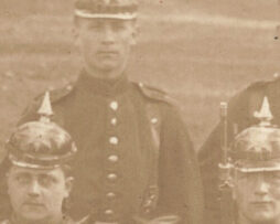 Photo Carte Postale Guerre 14/18 Soldat Alsacien Armée Allemande Classe 1914 -105 régiment Saxon - Prusse - Tranchée