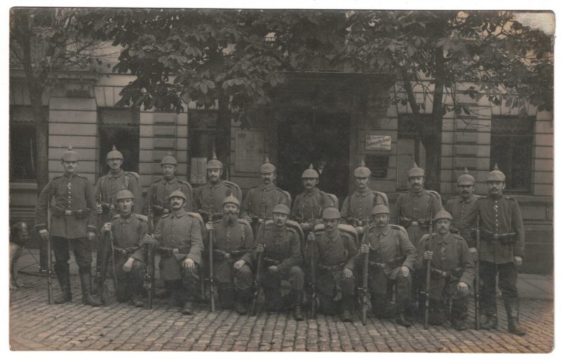 Photo Carte Postale Guerre 14/18 Soldat Alsacien Armée Allemande Classe 1914 -105 régiment Saxon - Prusse - Tranchée