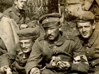 Photo ancienne front de Guerre Allemand au bivouac repos - Kriegskamaraden - Front de l'Est - Alsacien